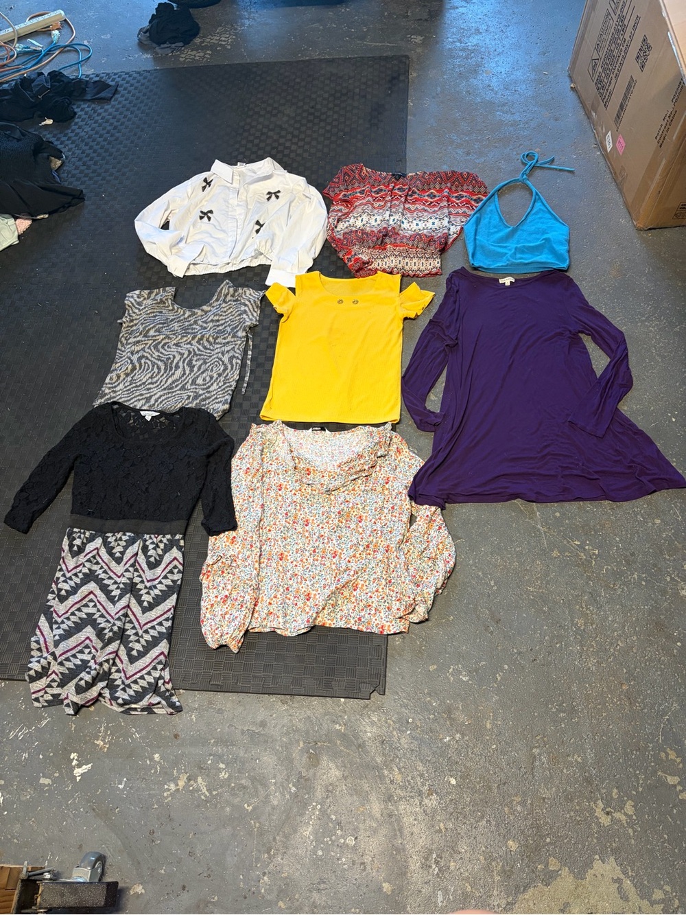 Women’s clothing bundle size small 8 pieces